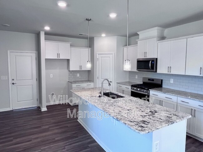 Building Photo - 236 Abbots Mill Dr
