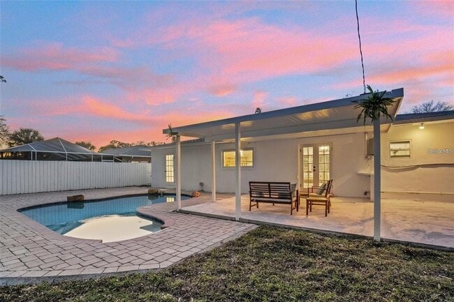 Foto del edificio - 1320 Dixie Ln S