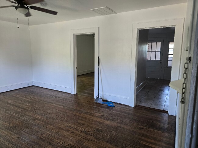 Foto del edificio - 315 Hillcrest Dr
