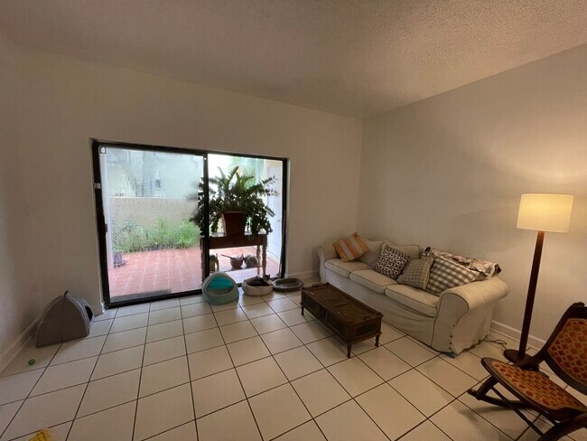 Foto del edificio - 8875 SW 131st Ct