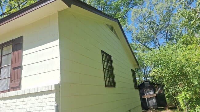 Building Photo - 2505 Paden St
