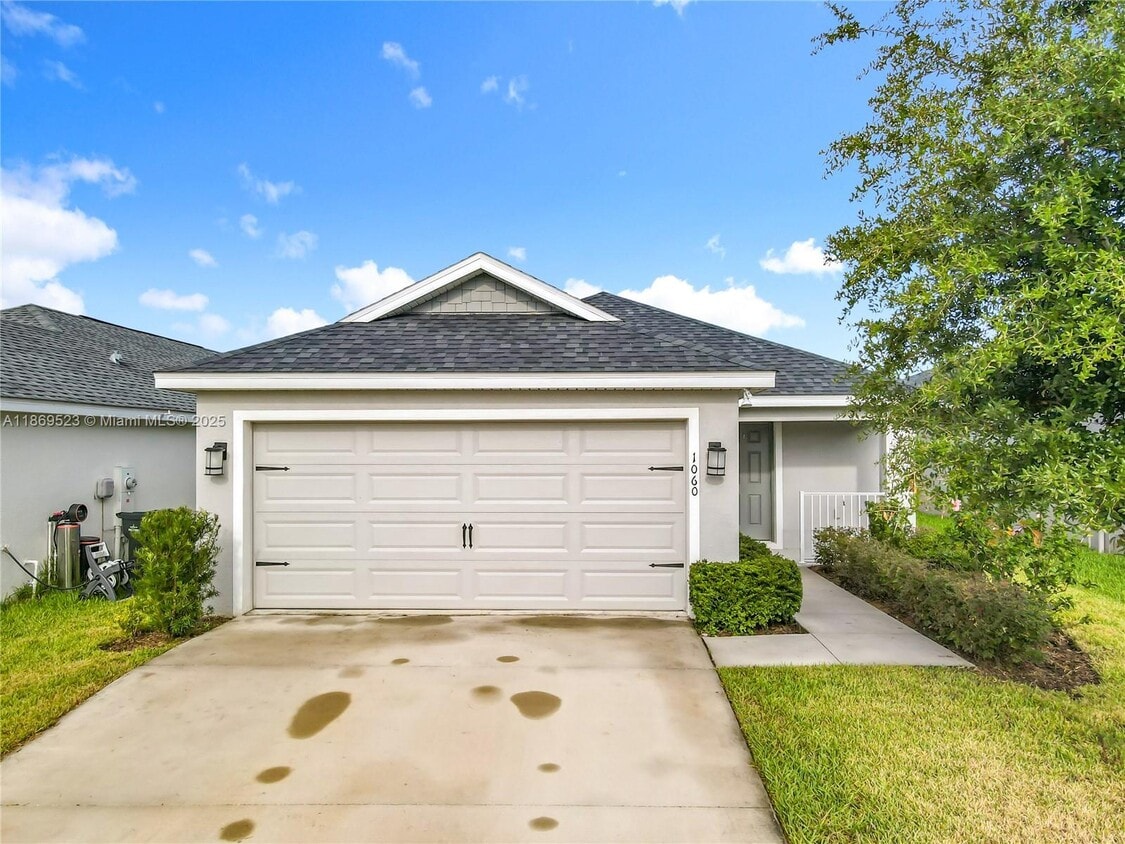 Foto principal - 1060 Cascade Dr