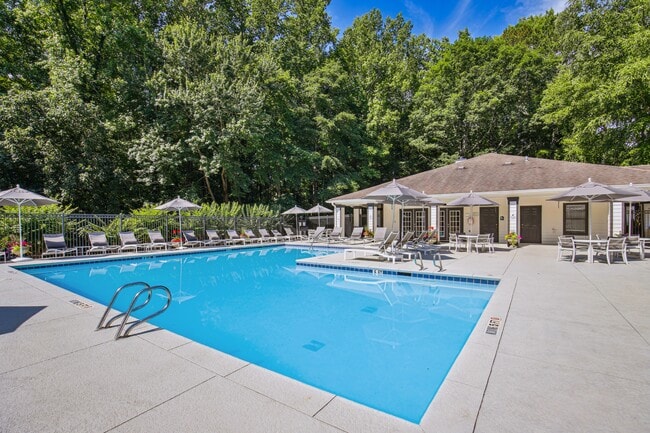 Foto del edificio - Brook Valley Apartment Homes