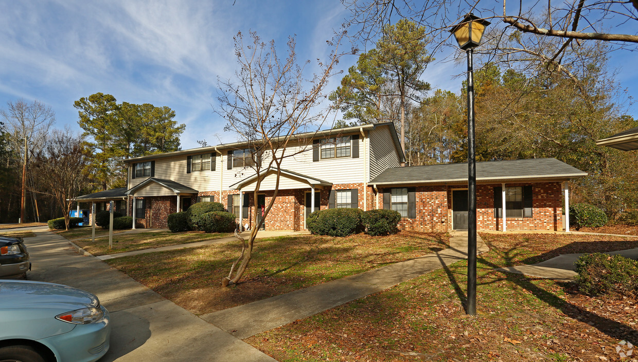 Primary Photo - Creekside Apartments