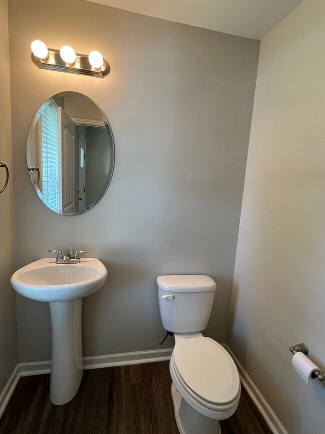 Foto del edificio - 3 BR 2 1/2 Bath, Just a Short Distance to Swamp Rabbit and Downtown Greenville!