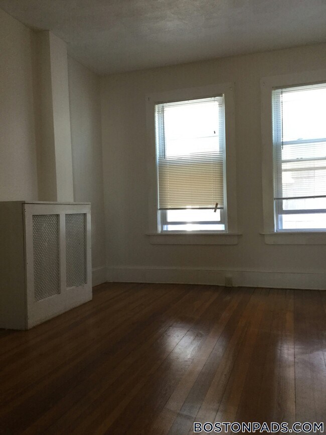 Foto del edificio - 6 Bowdoin Park