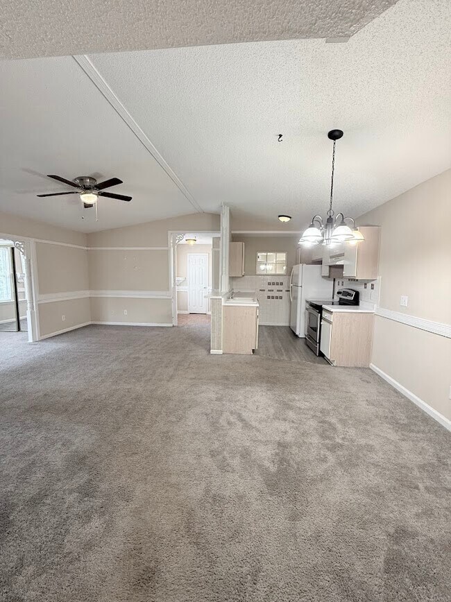 Foto del edificio - 8558 Hopkins Cir