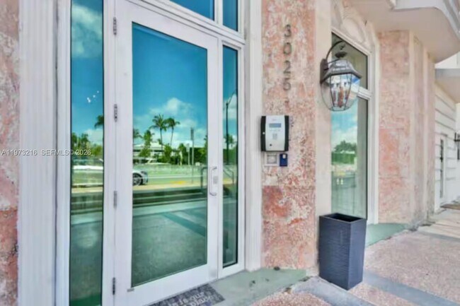 Foto del edificio - 3025 Indian Creek Dr