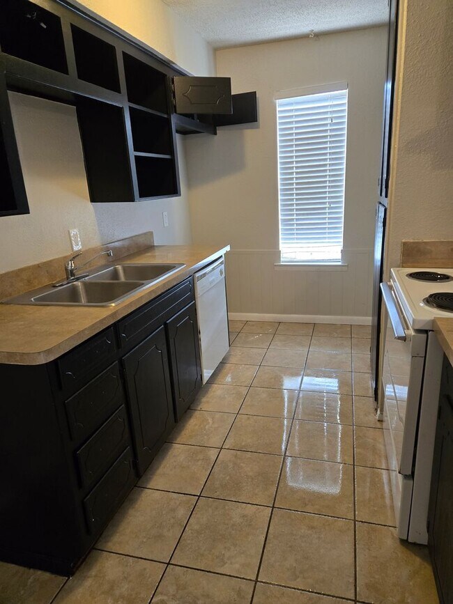 Foto del edificio - Charming 1-Bedroom Quad in Fort Worth – 80...