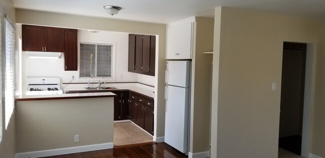 Foto del edificio - 6743 S Elman St