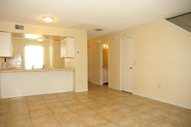 Building Photo - Decatur St Units