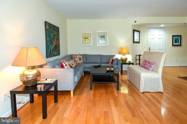 Foto del edificio - 5450 Whitley Park Terrace