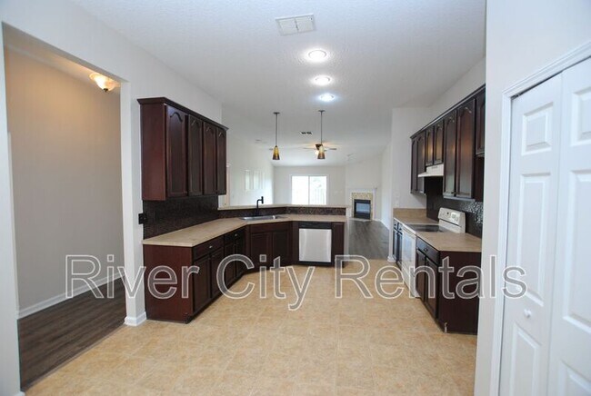 Building Photo - 116 Prince Phillip Dr