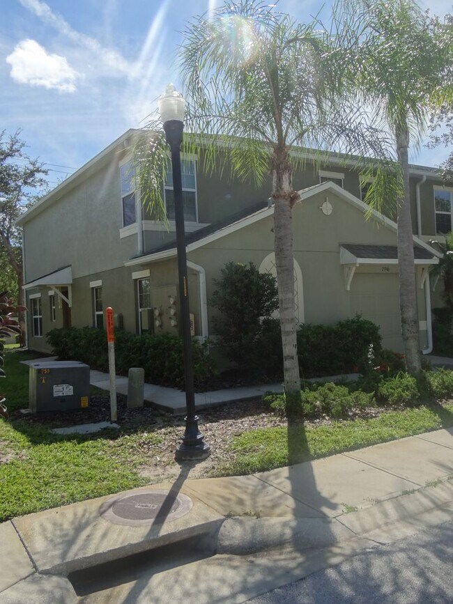 Foto del edificio - 4 bedroom, 2.5 bath, 1 car garage townhouse