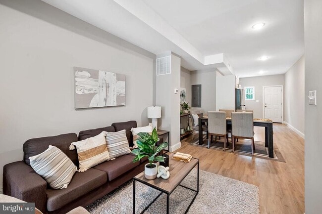 Building Photo - 1607 Clifton Ave