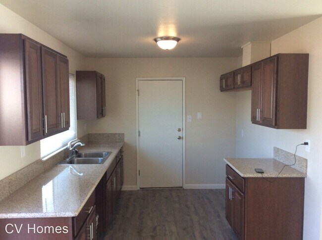 Foto del edificio - 3 br, 1 bath House - 822 Walnut Dr.