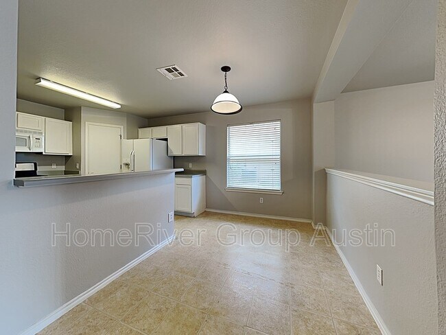 Foto del edificio - 708 Encanto Dr