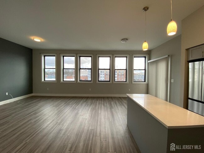 Building Photo - 22 Center St