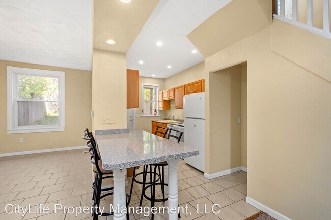 Building Photo - 4 br, 1 bath House - 2727 Pyramid Avenue