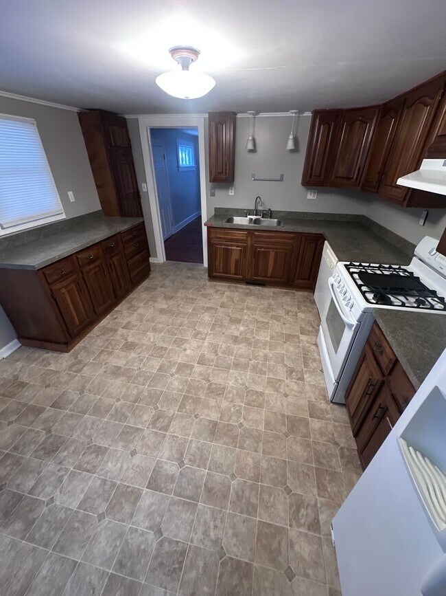 Foto del edificio - Apartment Available in Village of Liverpool