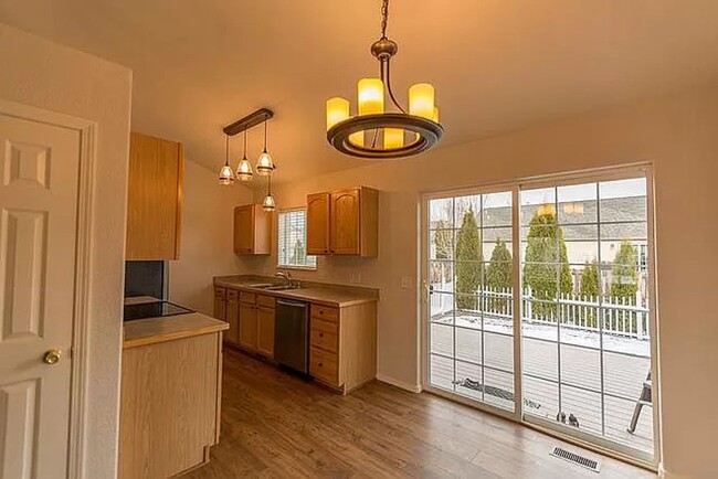 Foto del edificio - Beautiful 3 bedroom 2 bath home in  Pleasa...