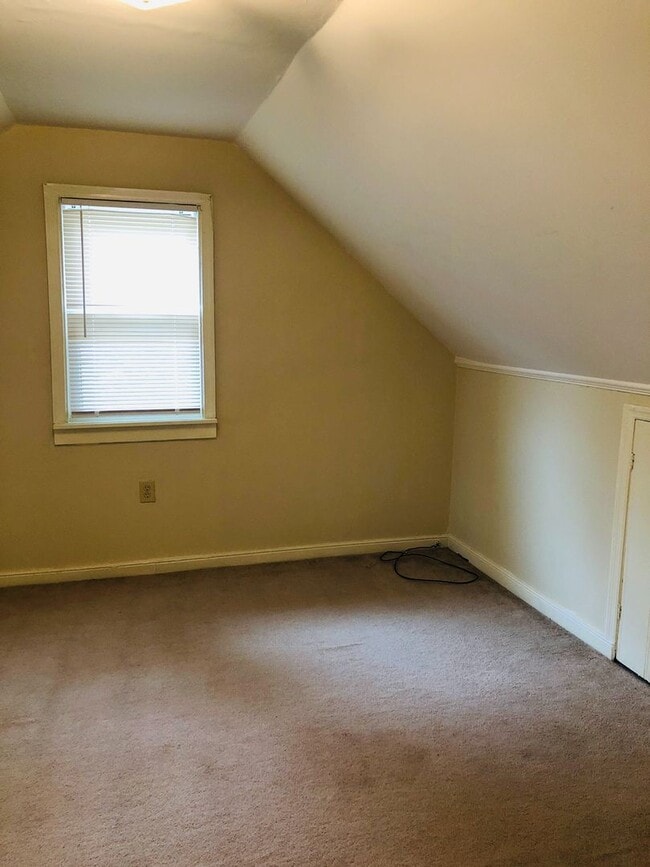 Foto del edificio - Adorable 3 bdrm/1 bath Home Located in Desirable West End!