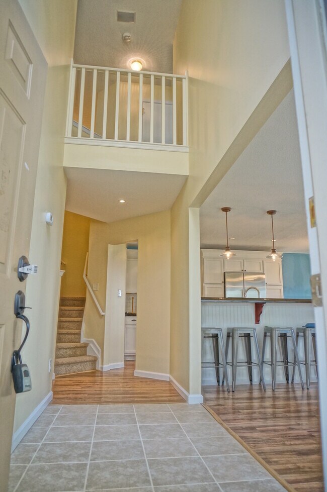 Foto del edificio - Lovely Townhome