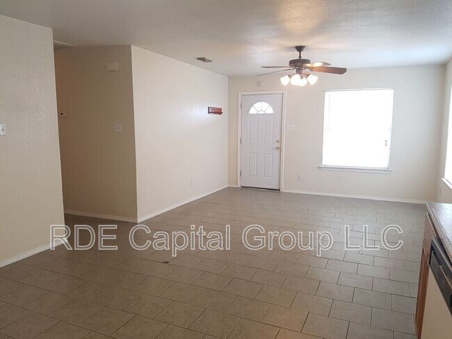 Building Photo - 311 S Blue Jay Ct