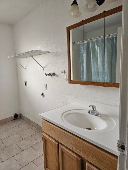 Foto del edificio - 215 N 400 W