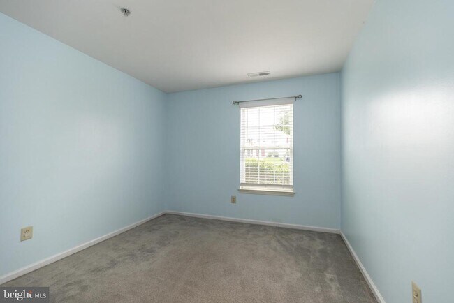 Building Photo - 129 Horseshoe Dr