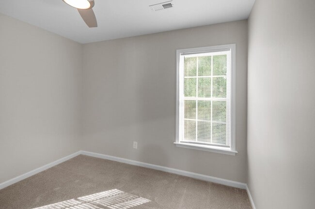 Building Photo - Newly Constructed 2 & 3 bedroom Cross Cree...