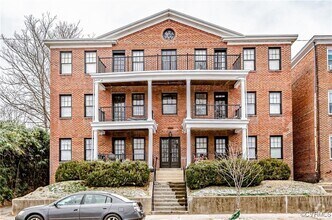Building Photo - 2902 Idlewood Ave