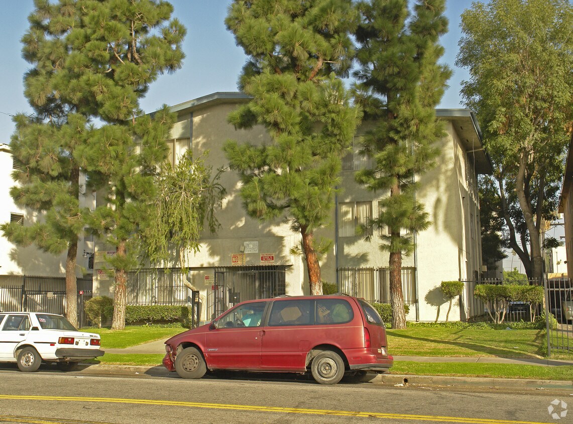 Building Photo - 1546 S Wilton Pl