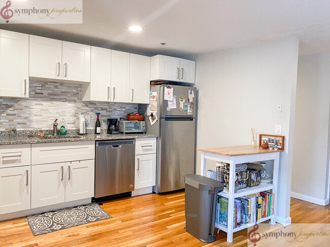 Building Photo - 25 St Stephen St