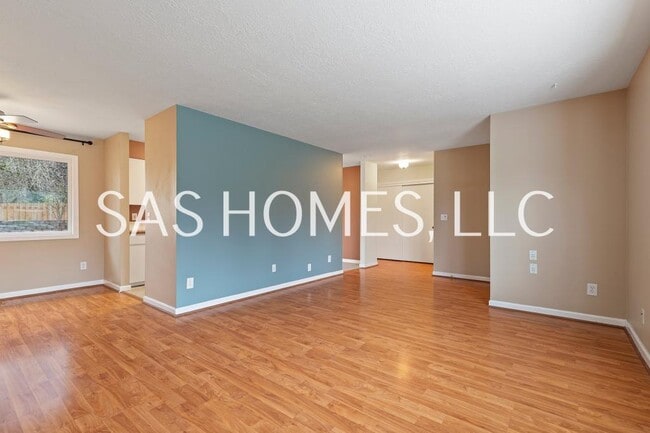 Building Photo - 11200 SW 83rd Ave