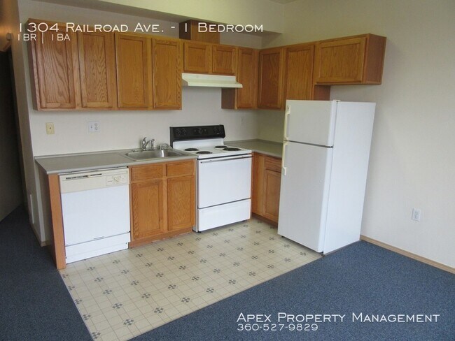 Building Photo - 1304 Railroad Ave