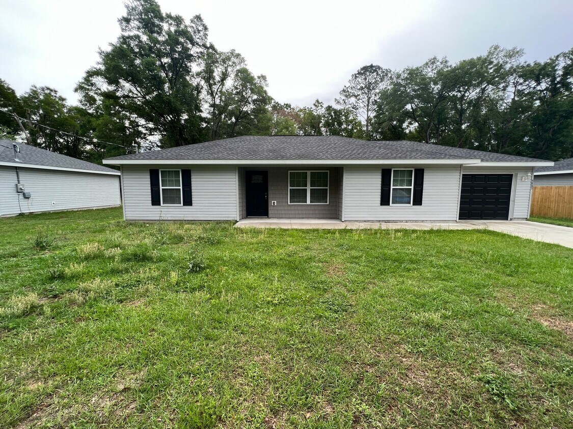 Foto principal - Charming, beautiful 3 Bedroom, 2 Bathroom ...