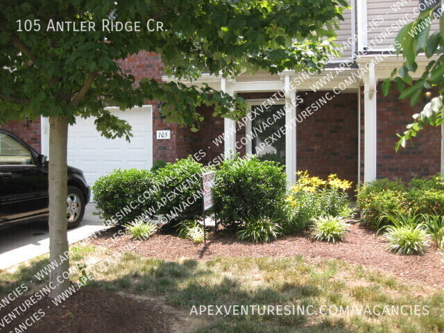 Building Photo - 105 Antler Ridge Cir
