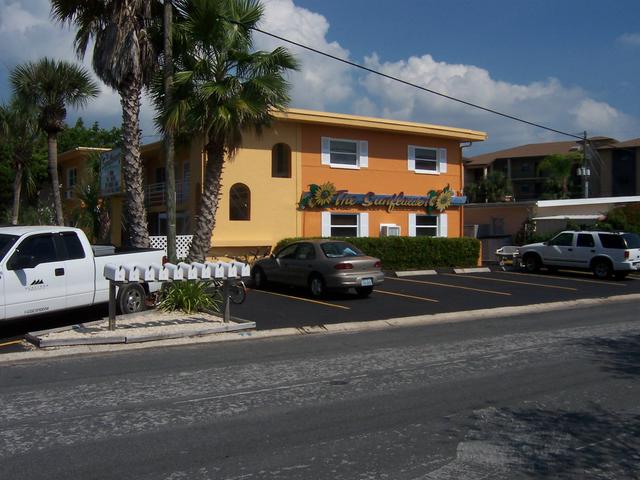 Building Photo - The Sunflower