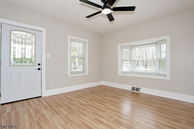 Foto del edificio - 60 Ramapo Ave