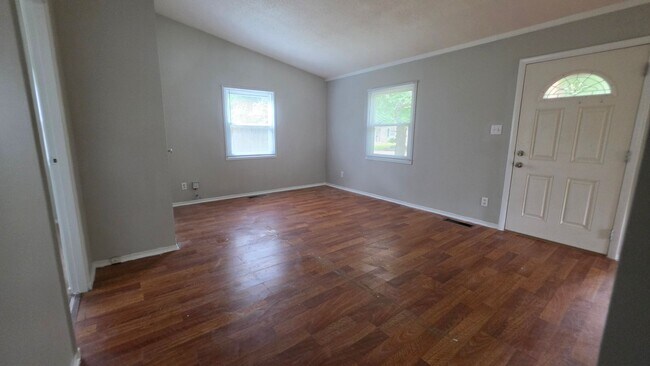 Foto del edificio - 1418 Hollycrest Dr