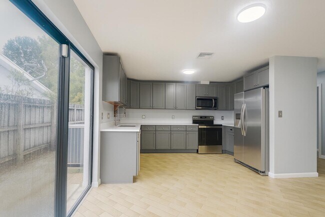 Foto del edificio - 6242 NW 1st St