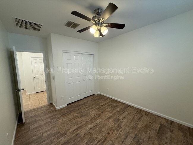 Building Photo - 36812 Yellowstone Dr