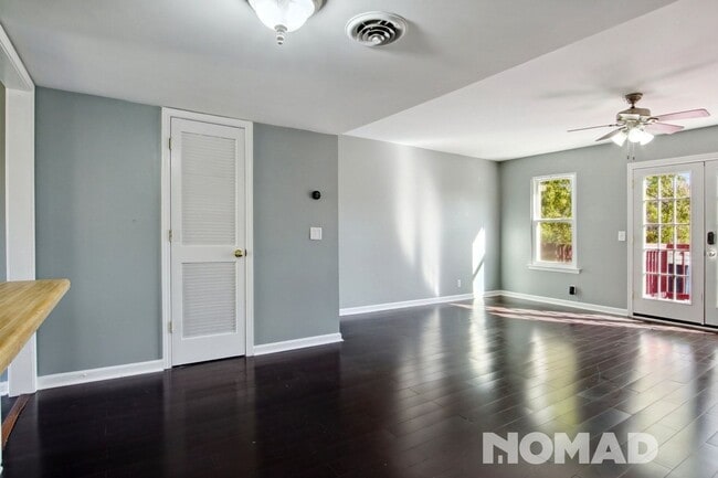 Foto del edificio - 446 Rural Hill Rd