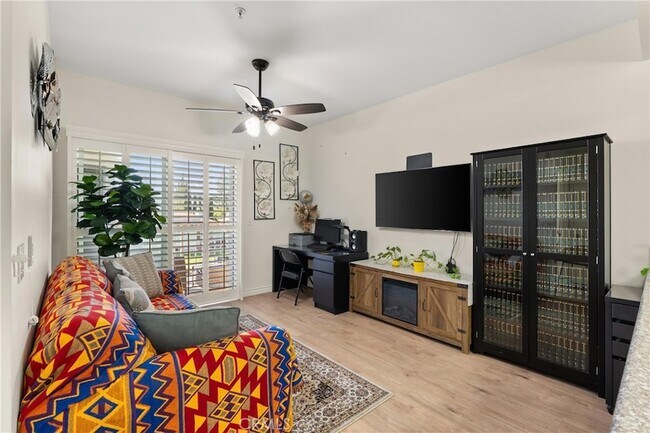 Foto del edificio - 17888 Alburtis Ave