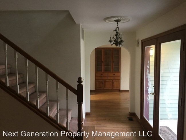 Building Photo - 4 br, 2.5 bath House - 1522 Cal Young Rd.