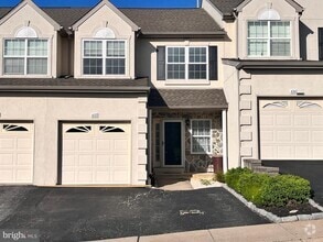 Building Photo - 637 Fawn Cir