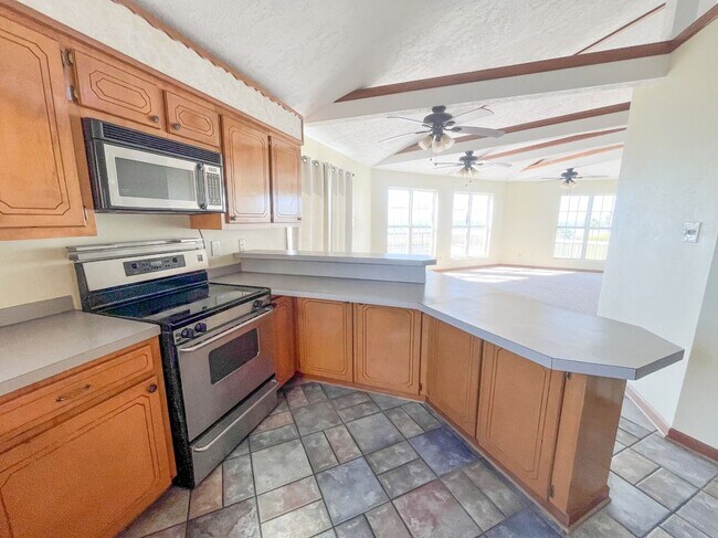 Foto del edificio - 115 Breaker Dr