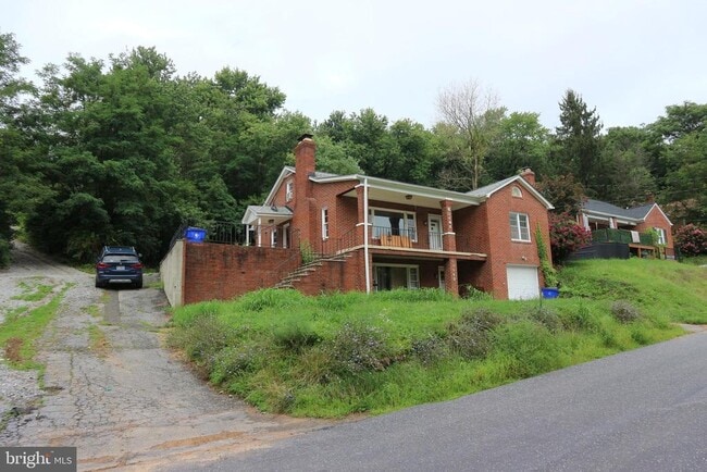 Building Photo - 6914 Edgemont Rd