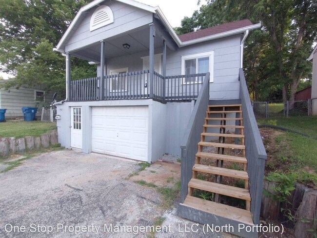 Building Photo - 2 br, 1 bath House - 11208 E 10th Street